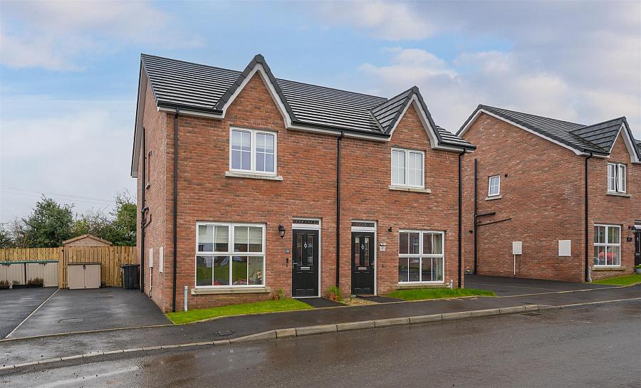 29 Sir Richard Wallace Gardens, Lisburn, BT28 3FL