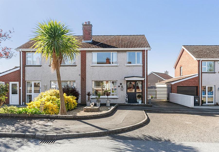 12 Greenland Grove, Larne, BT40 1DP