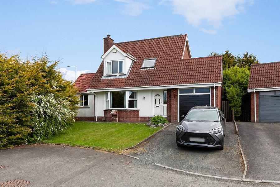 11 Hillview Green, Carrickfergus, BT38 8YX