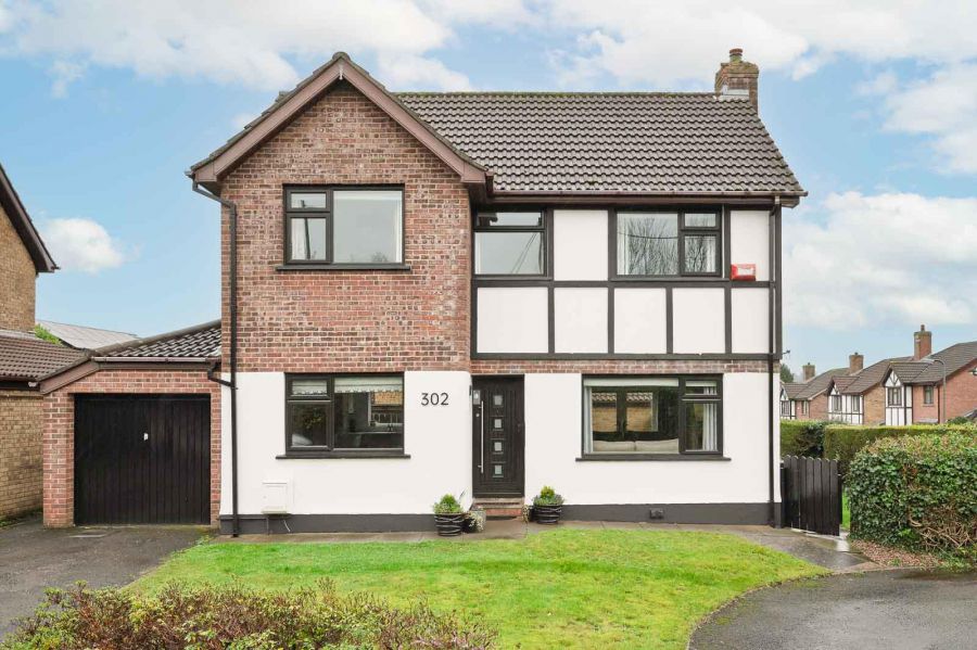 302 Comber Road, Dundonald, BT16 1UR