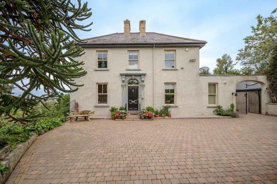Briar Hill House, 3 Newtownards Road, Greyabbey, BT22 2QQ