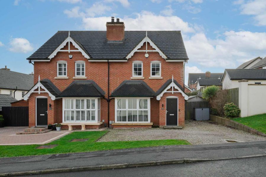 18 Tullynagardy Avenue, Newtownards, BT23 4ZE