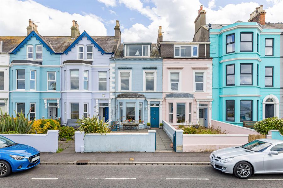 16 Ballyholme Esplanade, Bangor, BT20 5LZ
