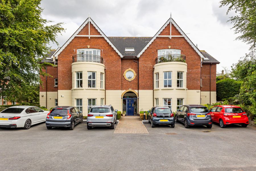8 Bayside Apartments, 24 Ballyholme Road, Bangor, BT20 5JS