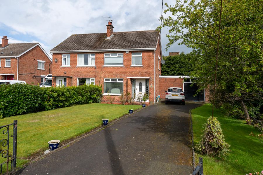 83 Innisfayle Drive, Bangor, BT19 1DS