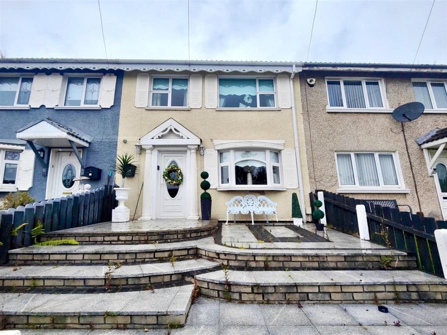 10 Forthriver Green, Ballygomartin, Belfast, BT13 3UR