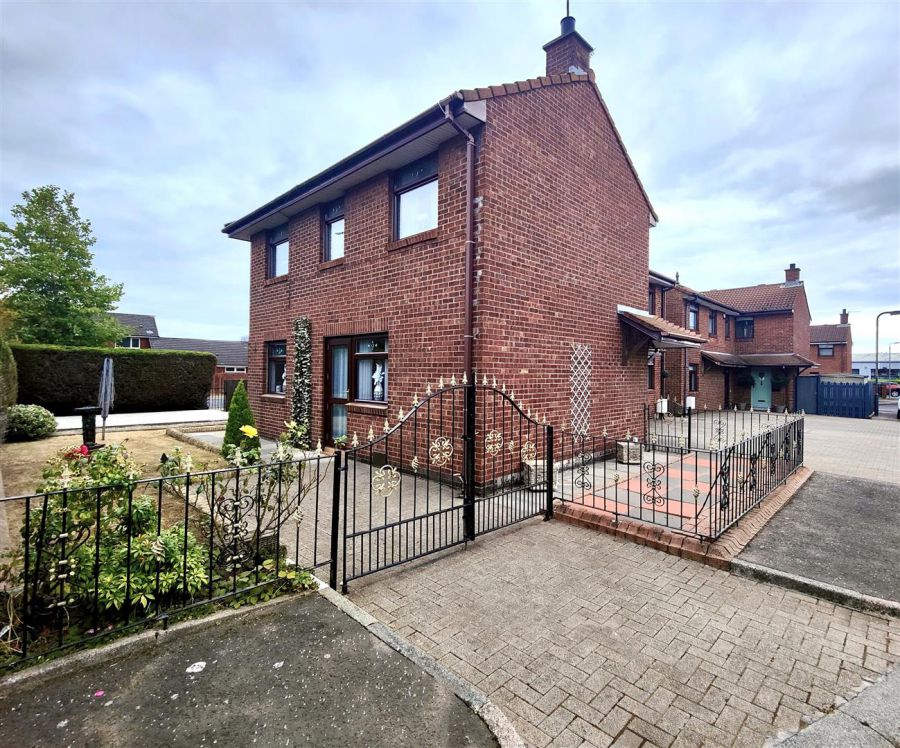 7 Silver Birch Courts, North Belfast, Belfast, BT13 2JJ