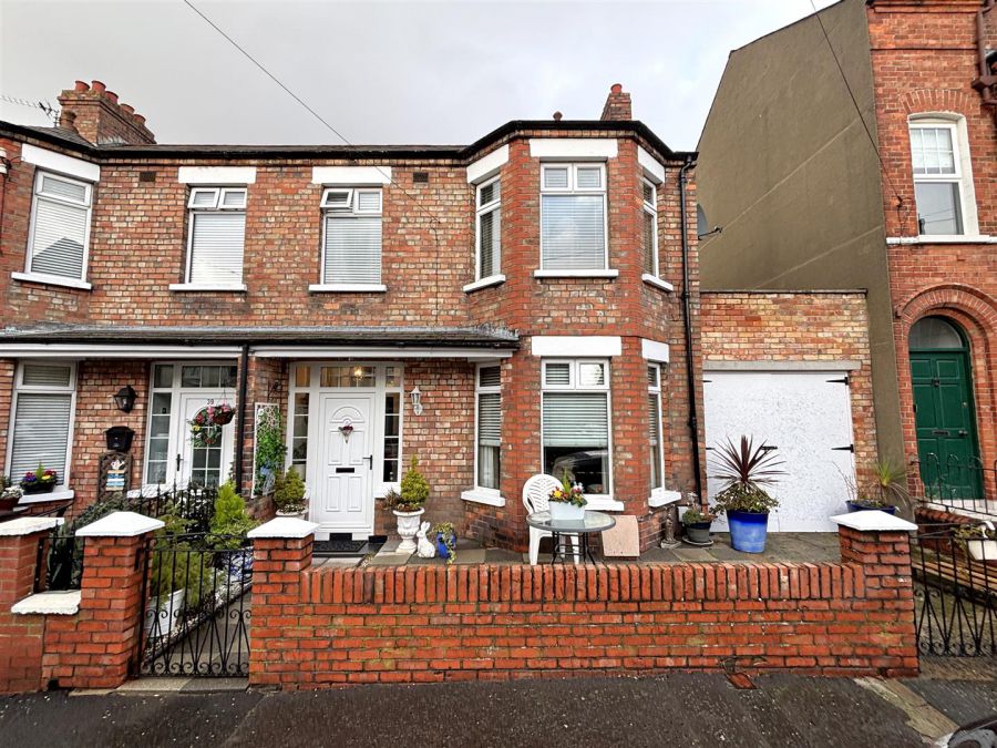37 Willowbank Gardens, Cavehill, Belfast, BT15 5AJ