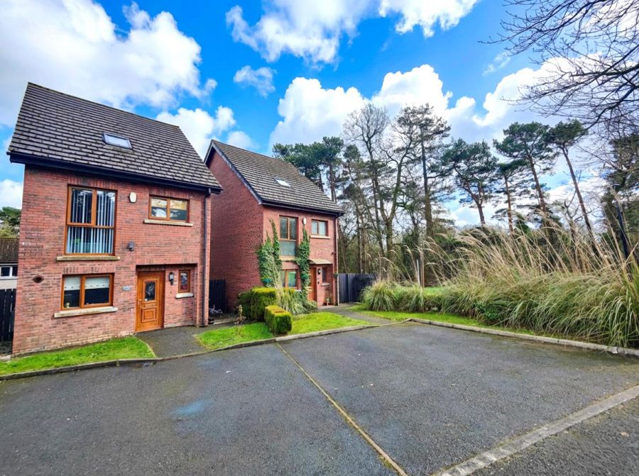 2 Altnagarron Close, Ballygomartin, Belfast, BT13 3TW