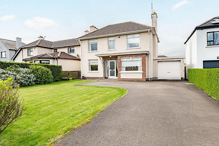 82 Coleraine Road, Portrush, BT56 8HN