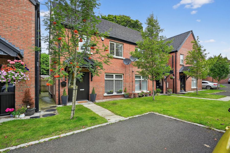 2B The Green, Dunmurry, Belfast, BT17 0EH