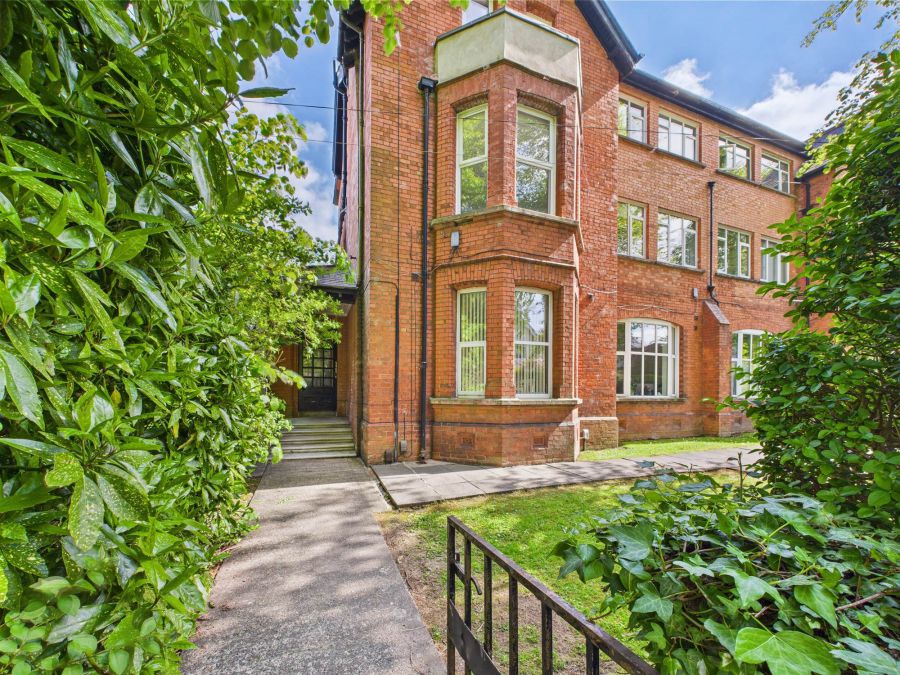 Apt 2 50 Myrtlefield Park, Lisburn Road Area, Belfast, BT9 6NF