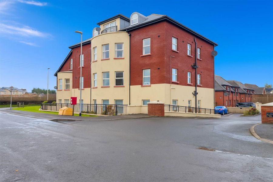 Apt 8 Baronscourt Manor, Carryduff, Belfast, BT8 8FF