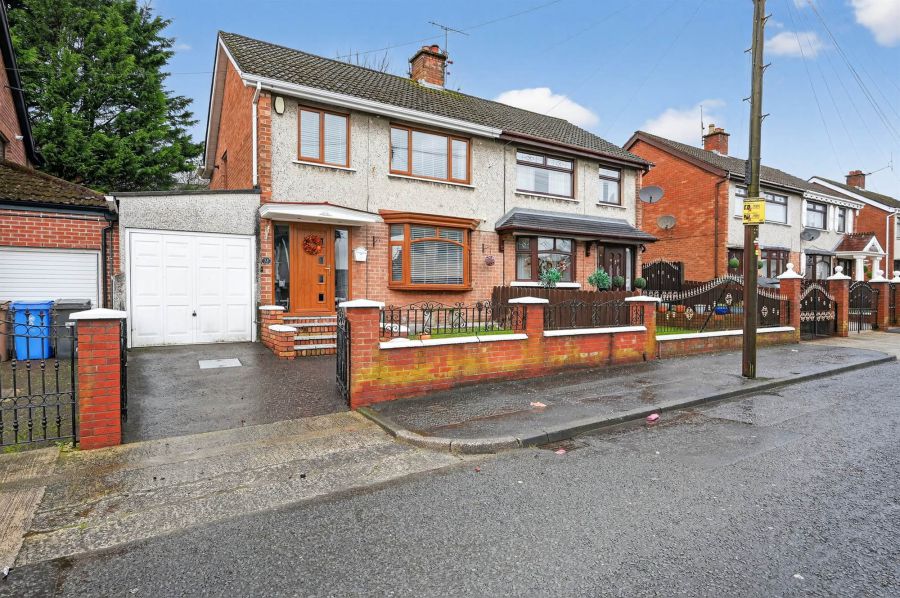 12 Gransha Green, Andersonstown, Belfast, BT11 8AX