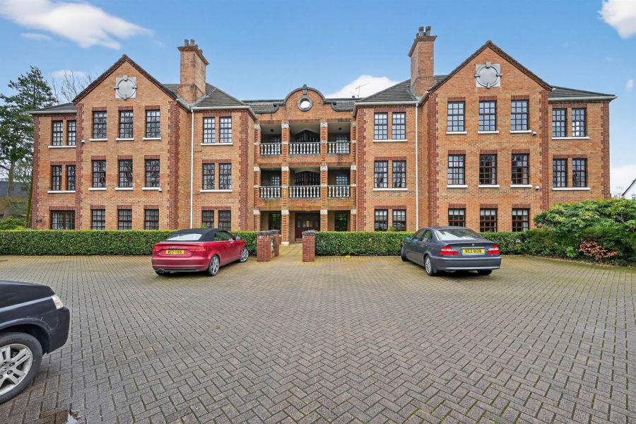 4 Broomhill Manor, Malone, Belfast, BT9 5HG