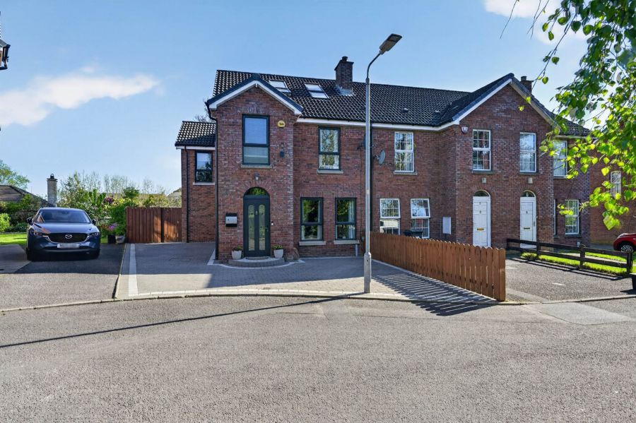 4 Malone Chase, Malone, Belfast, BT9 6XF