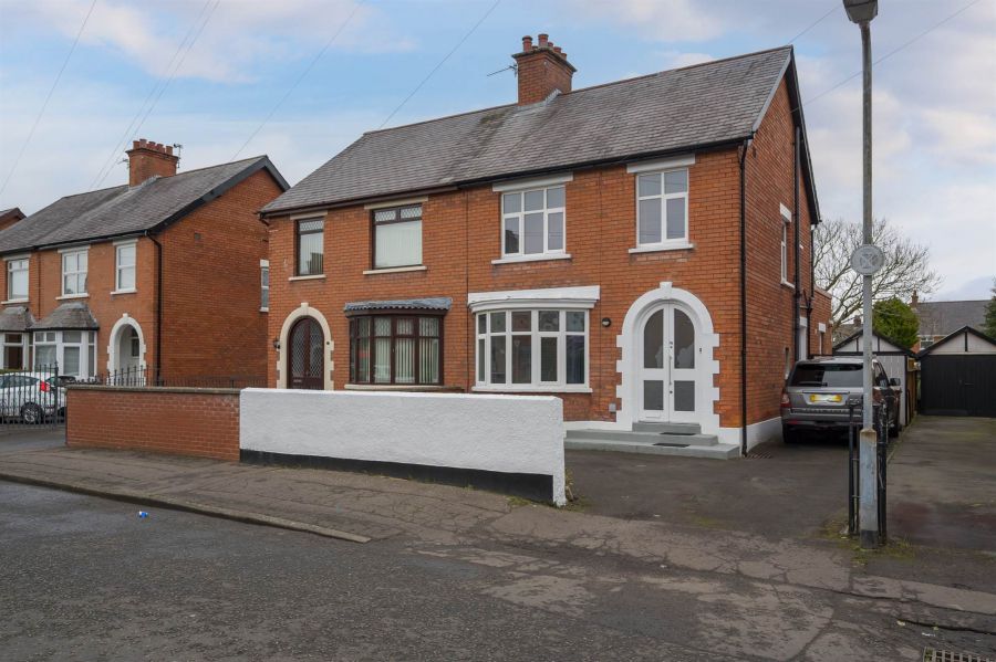 38 Locksley Park, Upper Lisburn Road, Belfast, BT10 0AR