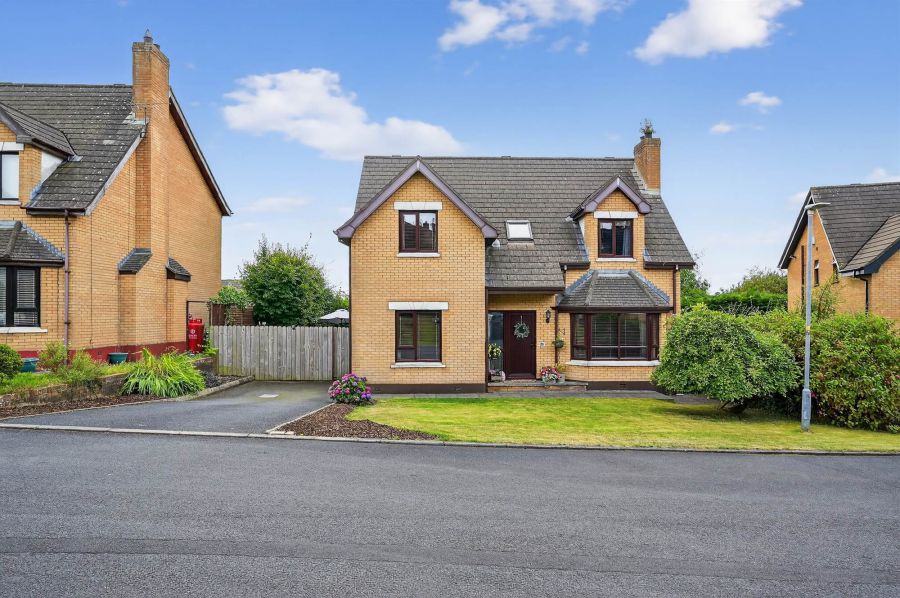 35 Royal Lodge Avenue, Purdysburn Road, Belfast, BT8 7YR