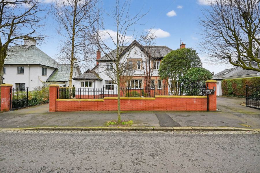 15 Broomhill Park, Off Stranmillis Road, Belfast, BT9 5JB