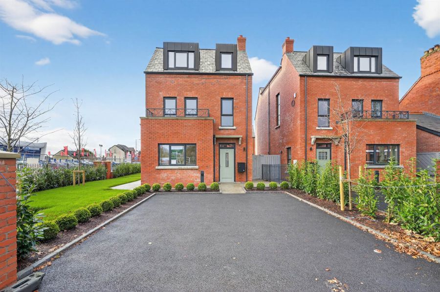 2 Ormiston Park, Ballyhackamore, Belfast, BT4 3JT