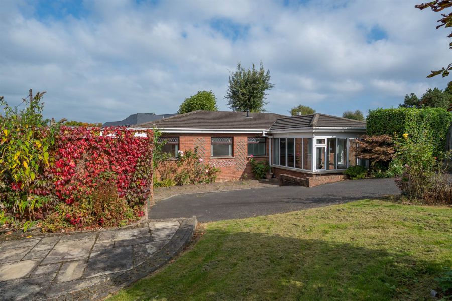 12 Tudor Oaks, Holywood, BT18 0PA