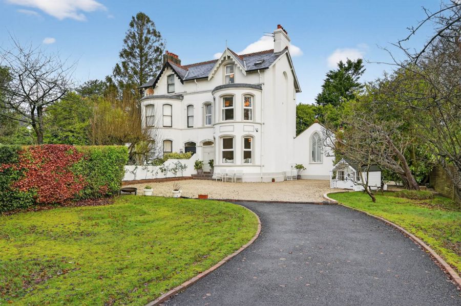 Tra Bella House, 7 Bridge Road, Helens Bay, Helens Bay, BT19 1TW