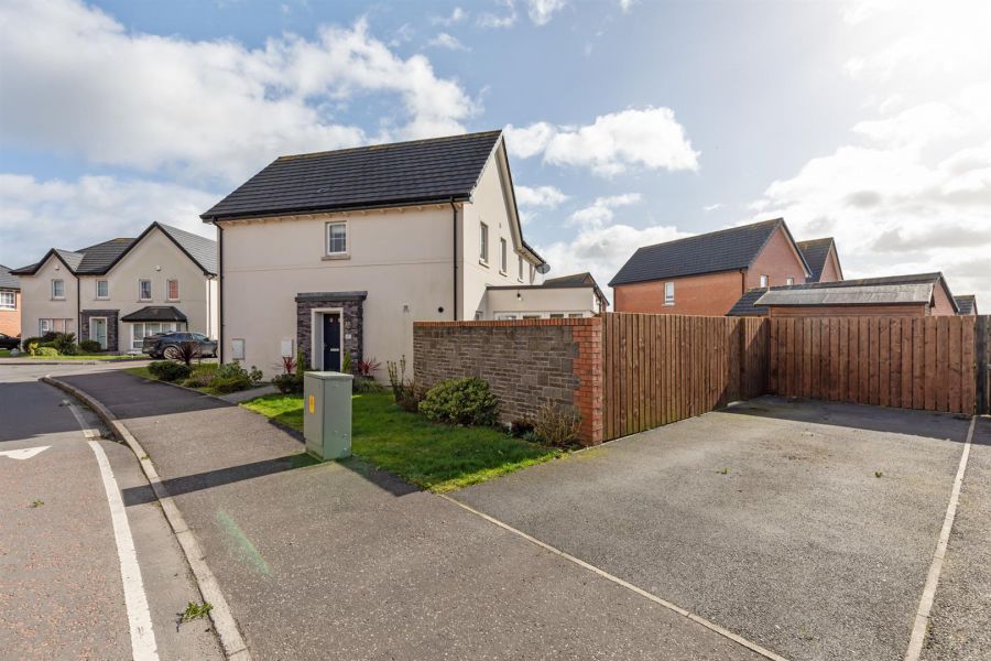 11 Millmount Village Avenue, Dundonald, Belfast, BT16 1AQ