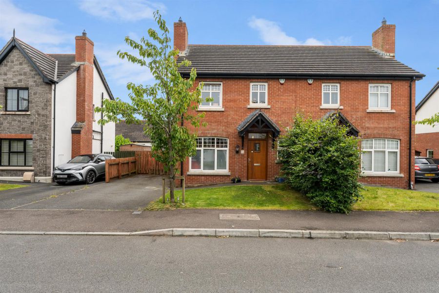 28 Coopers Mill Heights, Dundonald, BT16 1WX