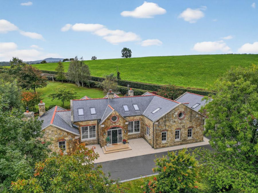 Loughaghrey Lodge, 7 Loughaghrey Road, Hillsborough, BT26 6DB