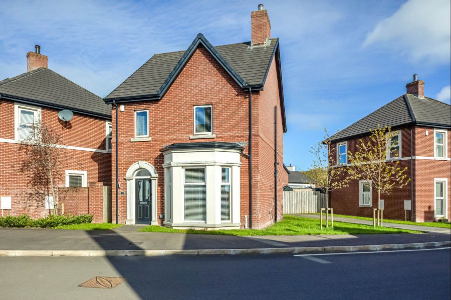 68 Fairfields Manor, Lisburn City, BT28 3WA