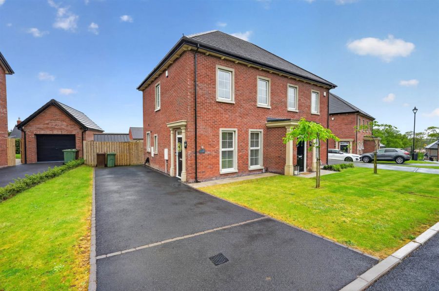 21 Charlestown Hall Gardens, Lisburn City, BT28 0AL