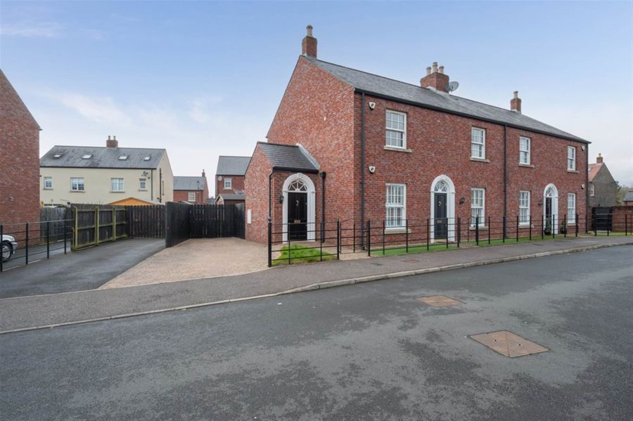 Breton Gardens, Lisburn City, Lisburn, BT28 3YZ