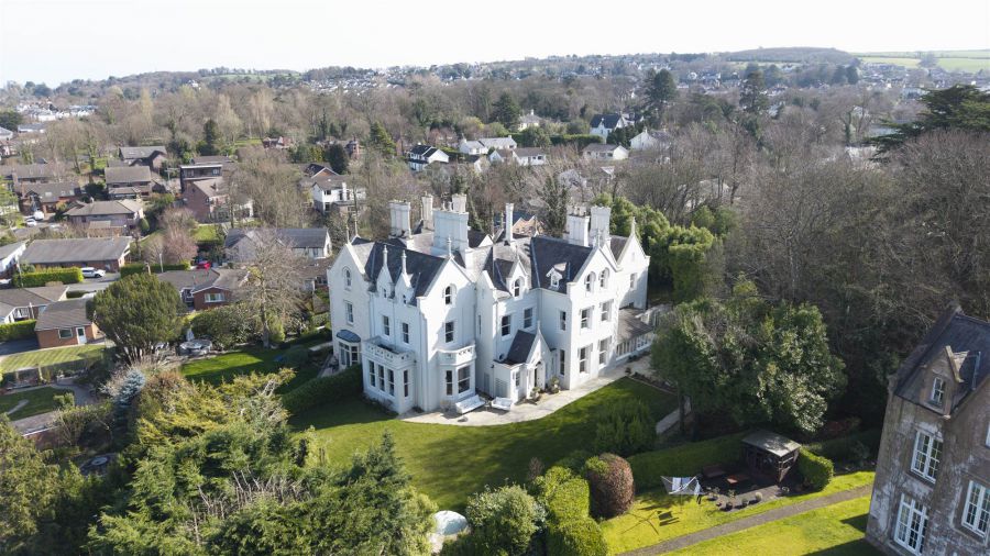 Tudor Hall, 5 Tudor Park, Holywood, BT18 0NX