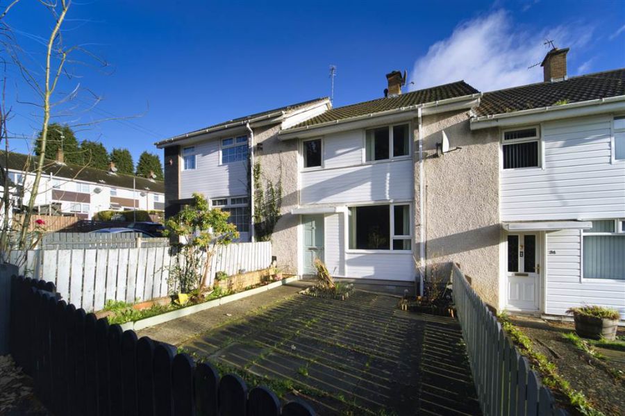 33 Glenwood Park, Dunmurry, BT17 9DT