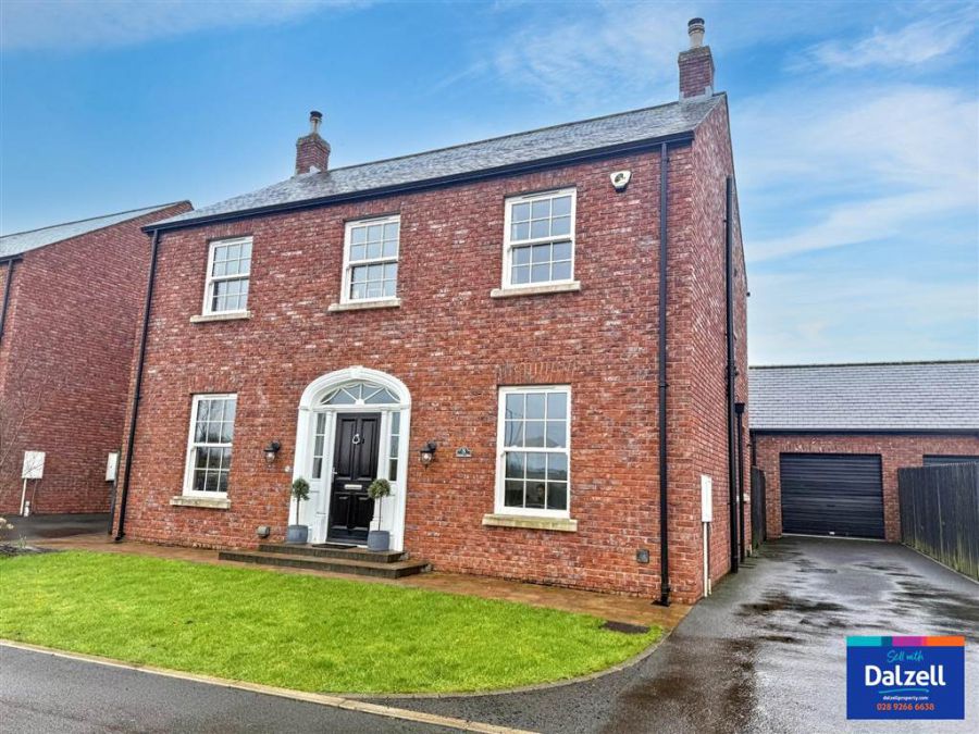 8 Hunters Chase, Dromore, BT25 1GL