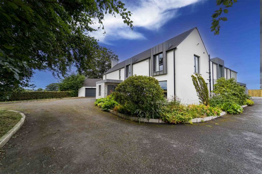 21 Comber Road, Hillsborough, Royal Hillsborough, BT26 6LN