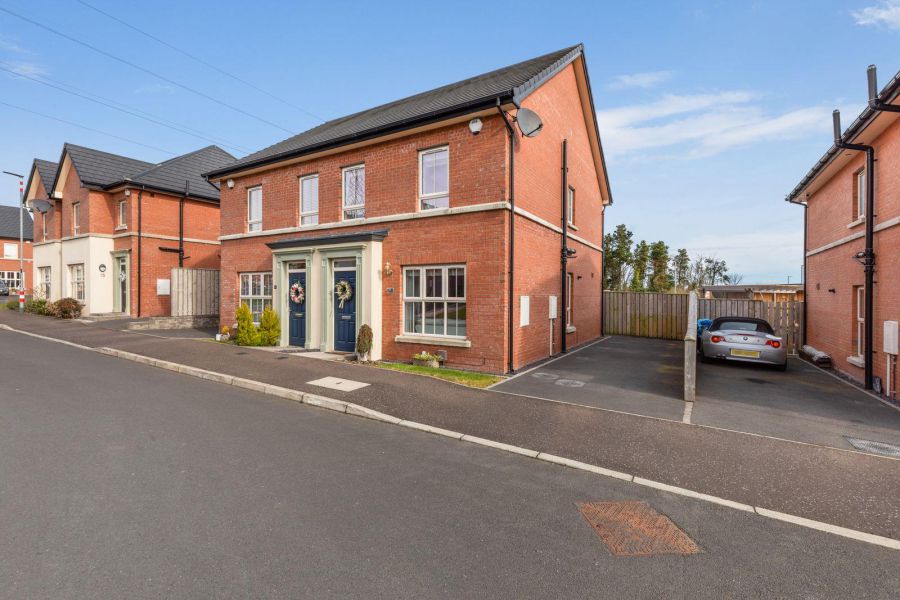 9 Lynn Hall Grove, Bangor, BT19 1LT