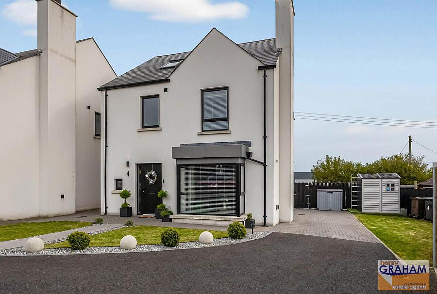 4 Knockbracken Gardens, Carryduff, Belfast, BT8 8FQ