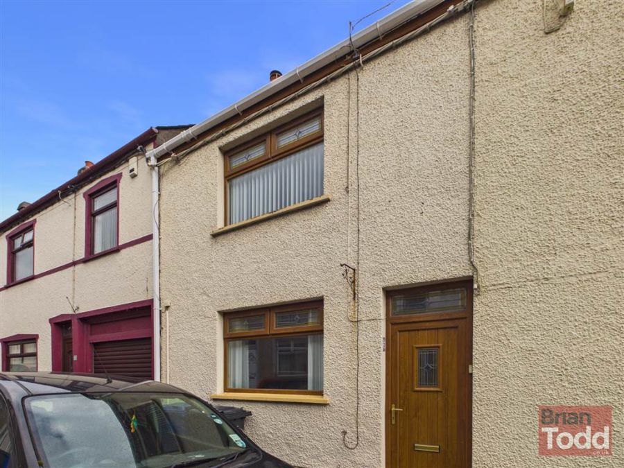 5 Gardenmore Place, Larne, BT40 1SE