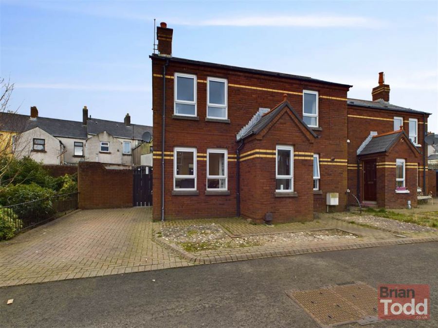 6 Drummond Court, Larne, BT40 3DQ
