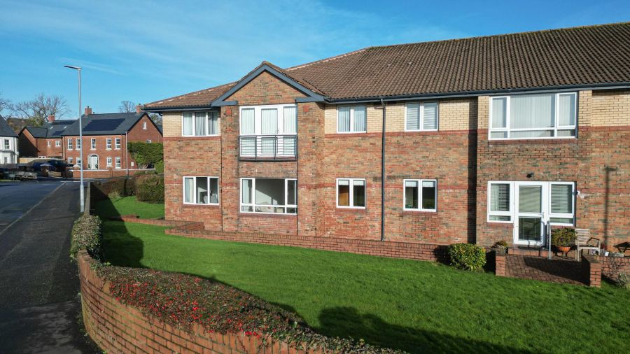 14 Roseville Apartments, Bangor West, BT19 1DZ