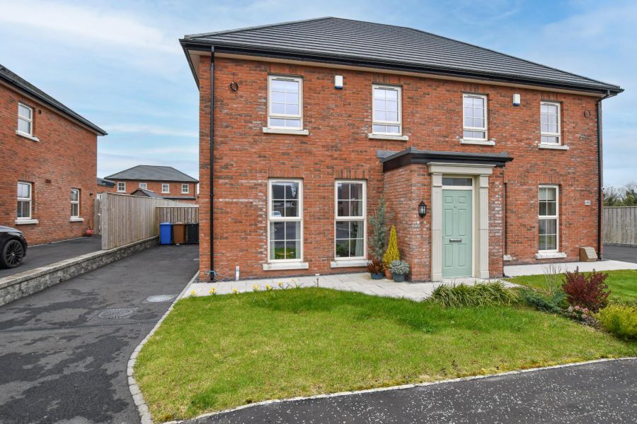 46 Helens Wood Crescent, Bangor, BT19 1FE