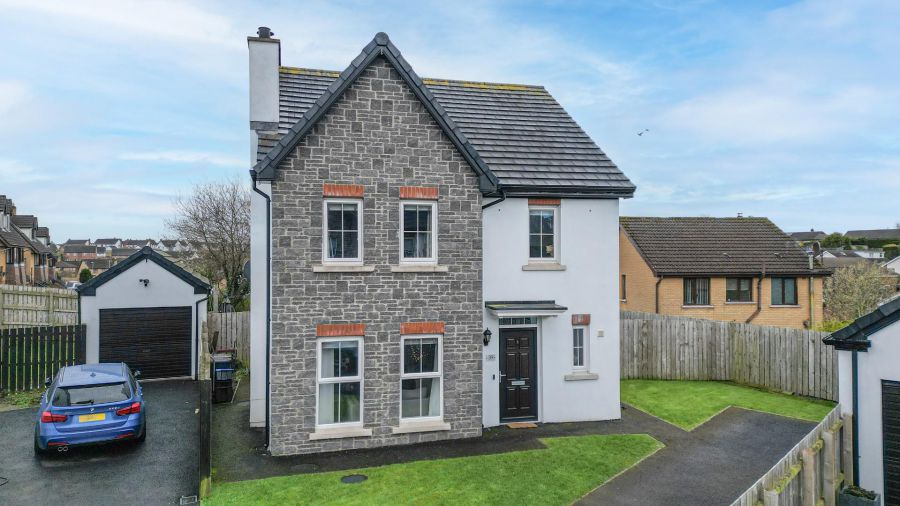 39 Orchard Hill Lane, Dundonald, Belfast, BT16 1AZ