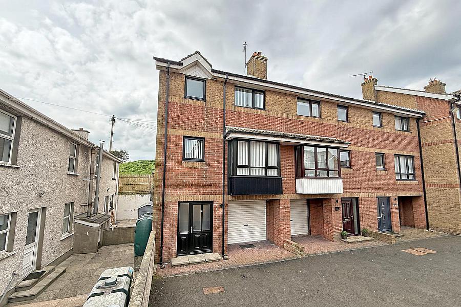5 Causeway Court, Portrush, BT56 8SJ