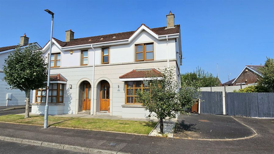 8 Bates Park, Greenisland, Carrickfergus, BT38 8LG