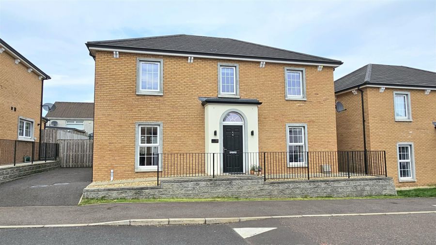 25 Bashford Park Hill, Carrickfergus, BT38 9FG