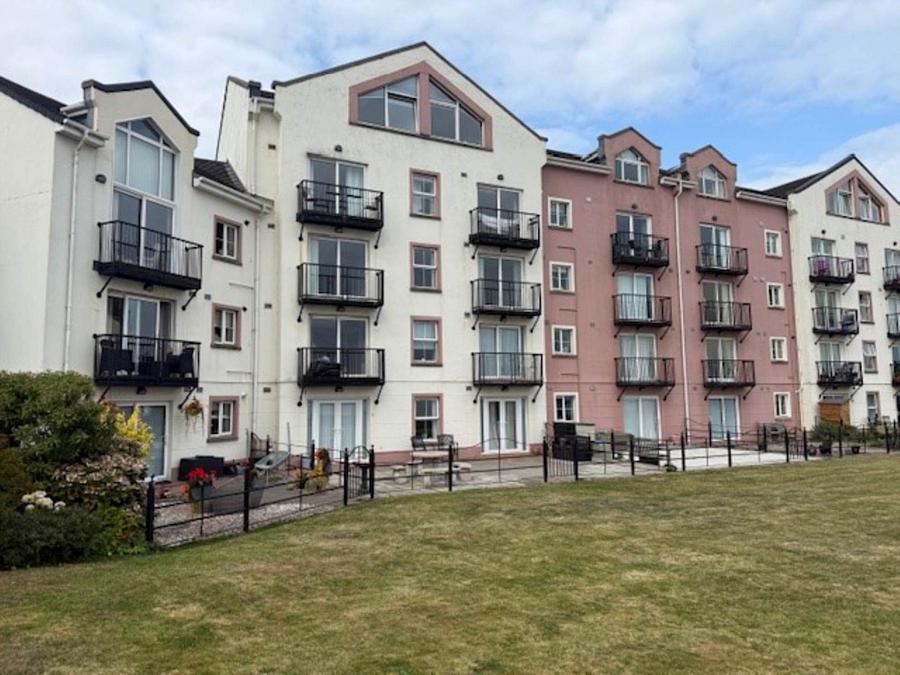 25 Castlerocklands, Carrickfergus, BT38 8FY