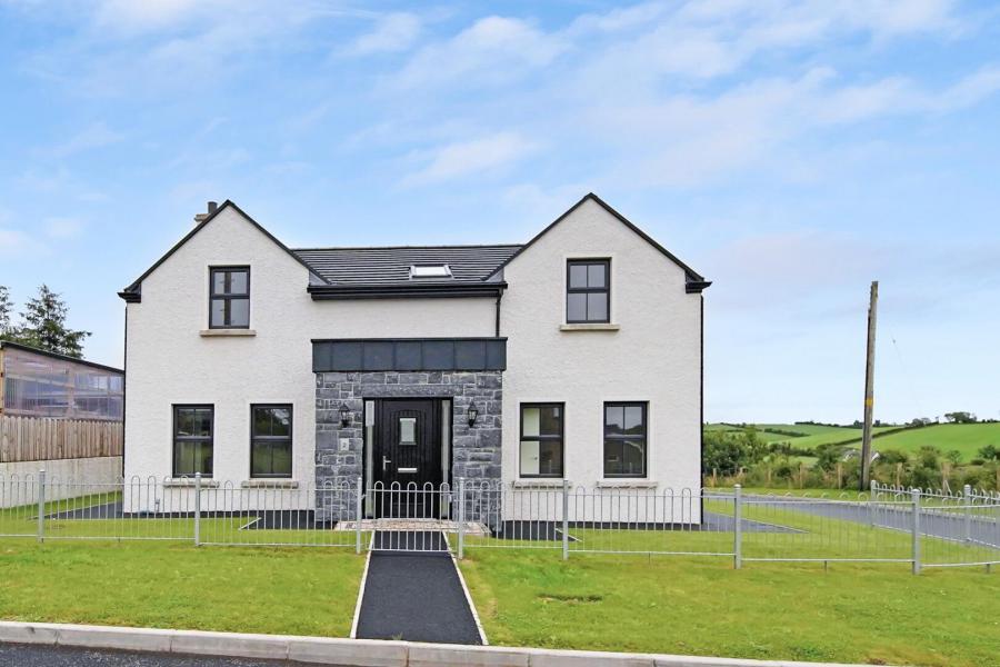 2 Esker Road, Dromore, BT78 3JH